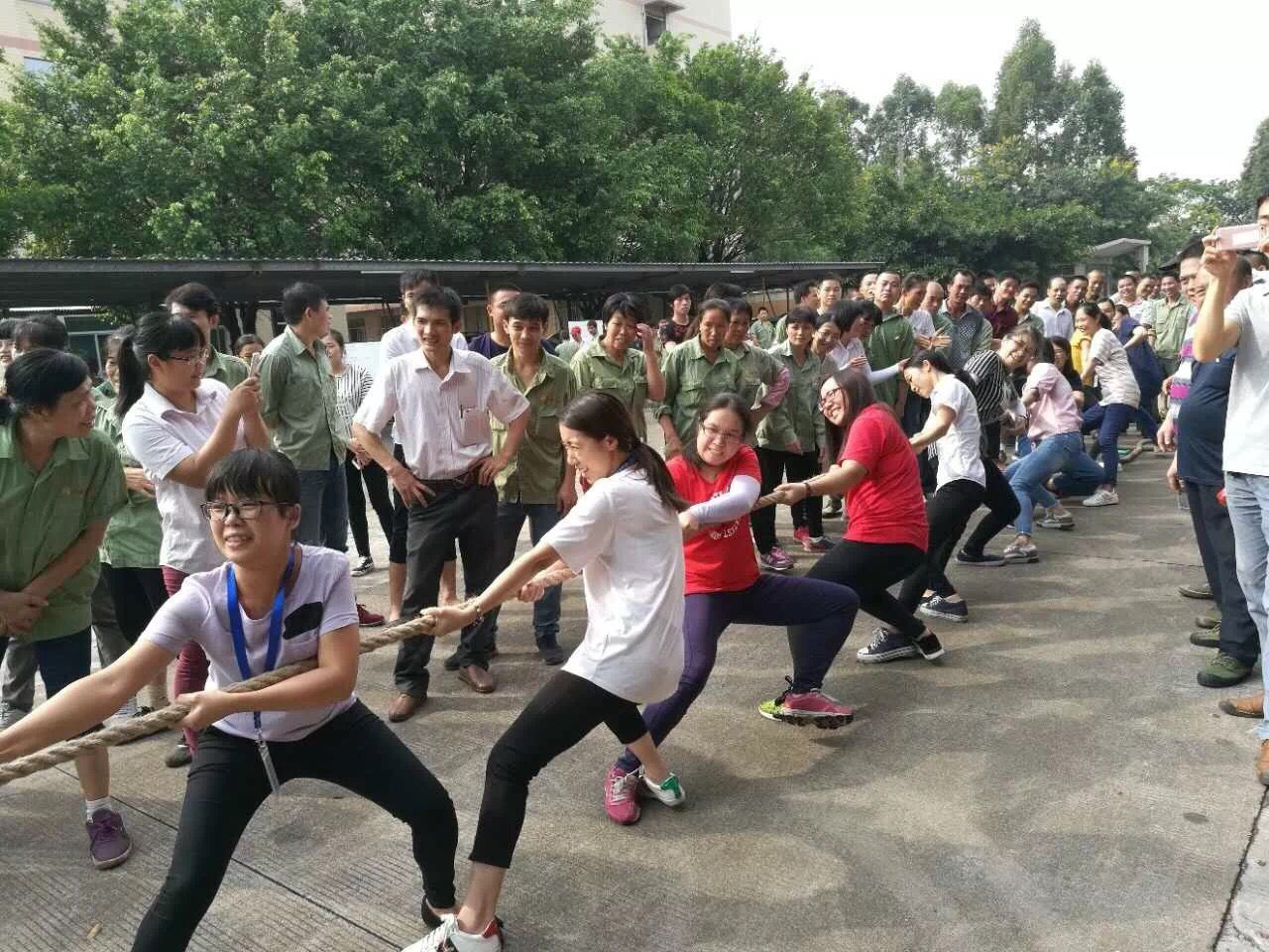 拔河比賽  強(qiáng)勢來襲